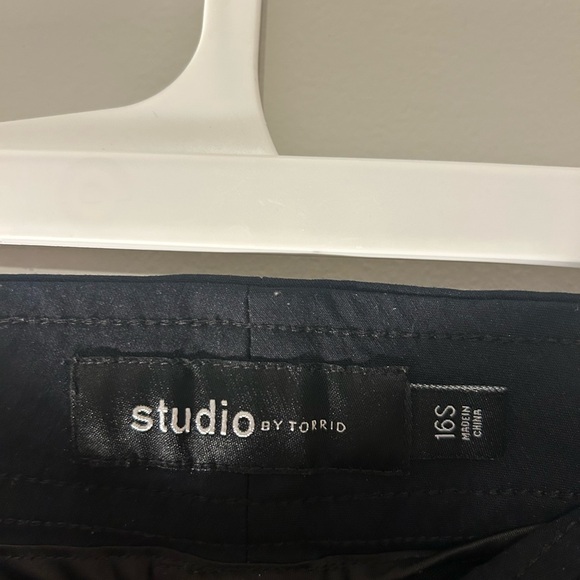 Torrid Studio Black Women's Trousers - Picture 2 of 3